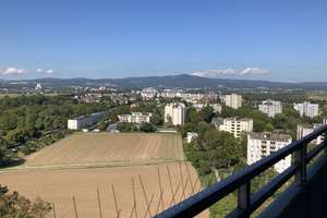 Gewerbegebiet Süd: Fully furnished 1 bedroom apartment with balcony!