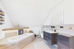 Exklusive Maisonette-Dachgeschosswohnung mit Designerküche, Luxusbad & Studio in Rückersdorf – Die vollständige Adresse der Immobilie erhältst du vom Anbieter., 90607 Rückersdorf – Vorschaubild 10