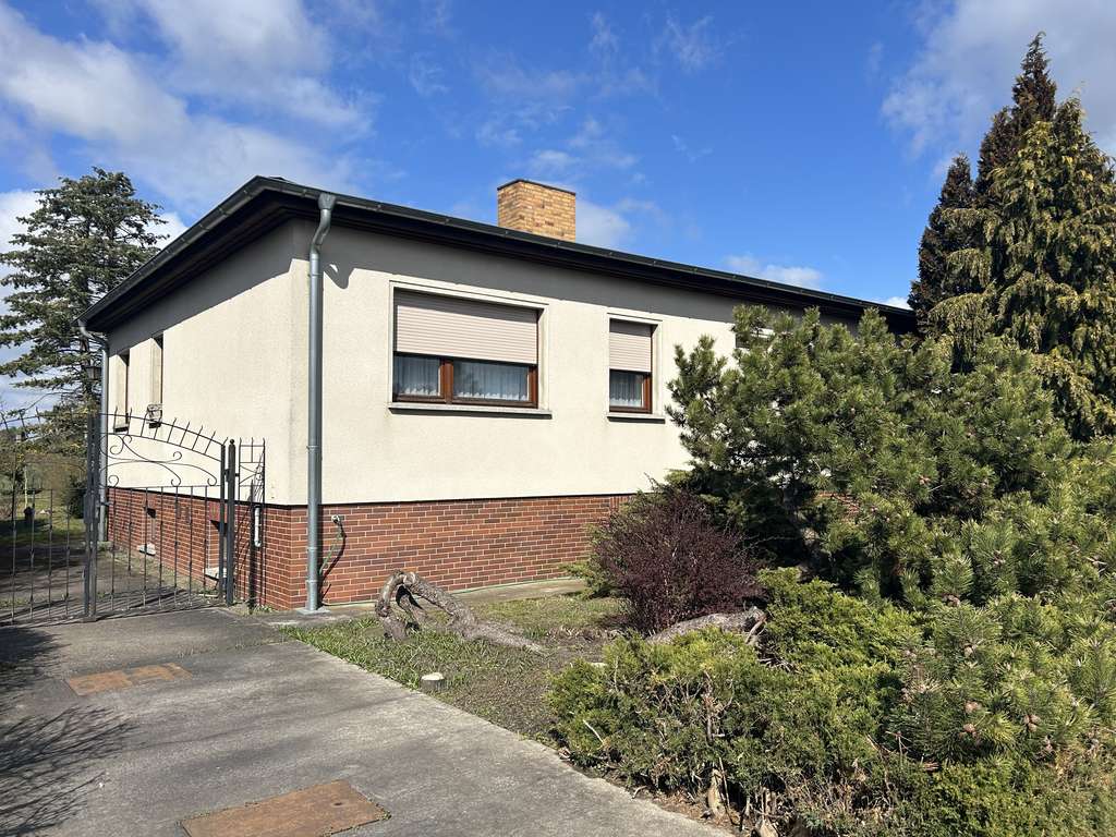 Immobilie in Jessen (Elster) - Freistehendes Einfamilienhaus mit Grundstück&Nebengebäude (Seyda) - Bild 1