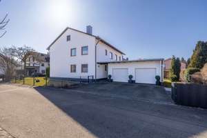 PROVISIONSFREI - Top modernisiertes 3-Parteienhaus mit Garten in hervorragender Lage – Die vollständige Adresse der Immobilie erhältst du vom Anbieter., 85435 Erding – Vorschaubild 1