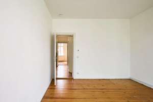 Altbaucharme in Friedenau: Stilvolle 2-Zimmer-Wohnung mit Balkon und Wohlfühlatmosphäre – Rheingaustraße 16, 12161 Friedenau, Berlin – Vorschaubild 3