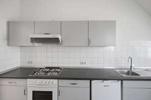 Über den Dächern des Helmholtzkiez: Bezugsfertige 2-Zimmer-Dachgeschosswohnung mit Terrasse – Die vollständige Adresse der Immobilie erhältst du vom Anbieter., 10439 Prenzlauer Berg, Berlin – Vorschaubild 12