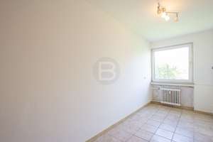 PROVISIONSFREI: Renovierte 3-Zimmerwohnung mit Loggia (bezugsfrei) – Niederhöchstädter Straße 14, 61449 Steinbach (Taunus) – Vorschaubild 9