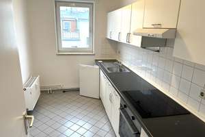 2-Zimmer Dachgeschosswohnung mit Durchgangszimmer ohne Aufzug in Berlin Wedding -U-Bahn Pankstr. – Die vollständige Adresse der Immobilie erhältst du vom Anbieter., 13357 Gesundbrunnen, Berlin – Vorschaubild 3