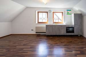 Großzügiges Einfamilienhaus mit Einliegerwohnung, 3 Garagen in ruhiger Lage – Die vollständige Adresse der Immobilie erhältst du vom Anbieter., 89150 Laichingen – Vorschaubild 15