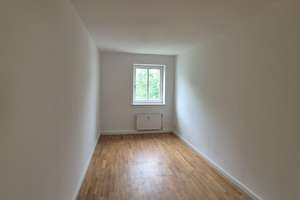 Hell & renoviert & gute Lage: 3-Zimmer-Wohnung mit Tageslichtbad, separate Küche mit Einbauküche – Grubenstraße 42, 18055 Stadtmitte, Rostock – Vorschaubild 7
