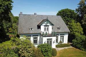 Traditionsreiche Villa mit Charme und Geschichte in Bokholt-Hanredder – Die vollständige Adresse der Immobilie erhältst du vom Anbieter., 25335 Bokholt-Hanredder – Vorschaubild 10