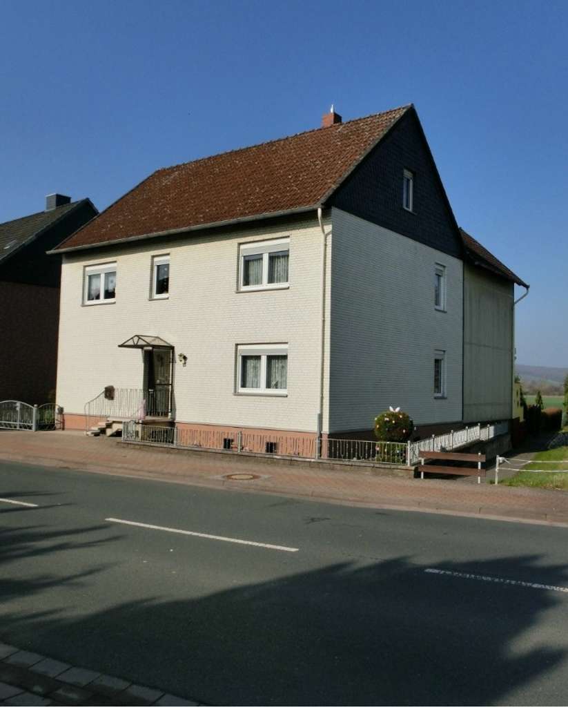 Immobilie in Bockenem - Zweifamilienhaus mit attraktivem Grundstück in Bornum zu verkaufen. - Bild 2