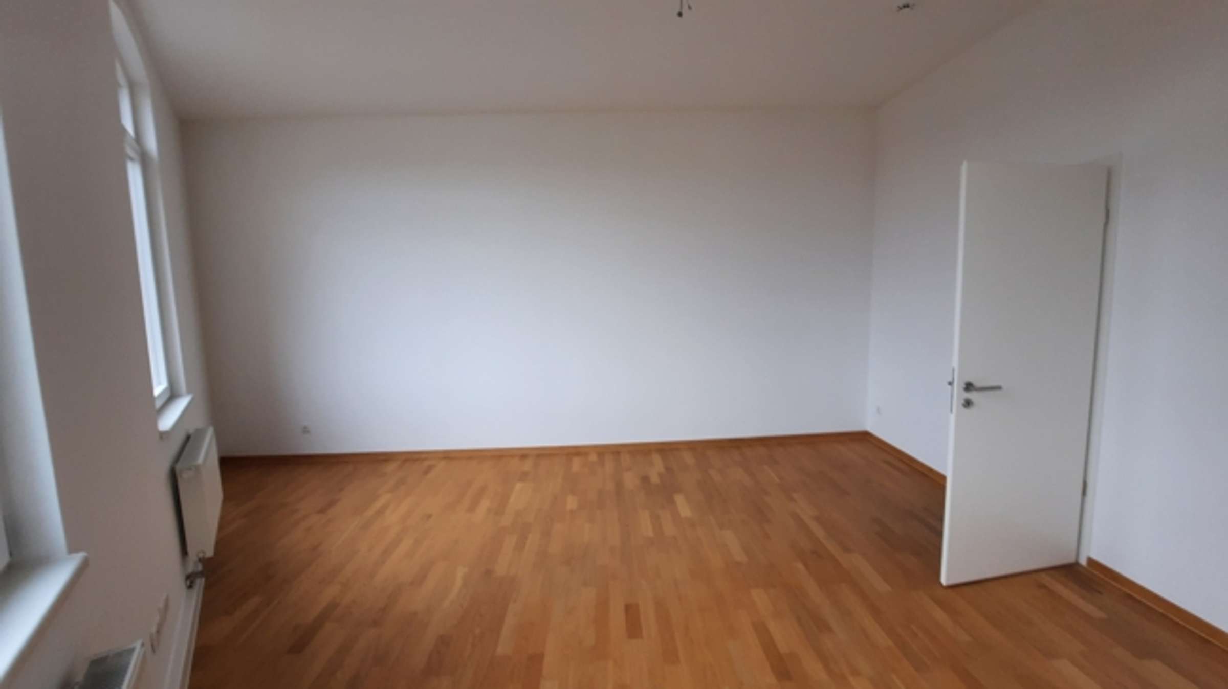 Geräumige 2-Zimmer-Wohnung mit gemütlichem Balkon und moderner Küchenzeile in Erfurt/Löbervorstadt