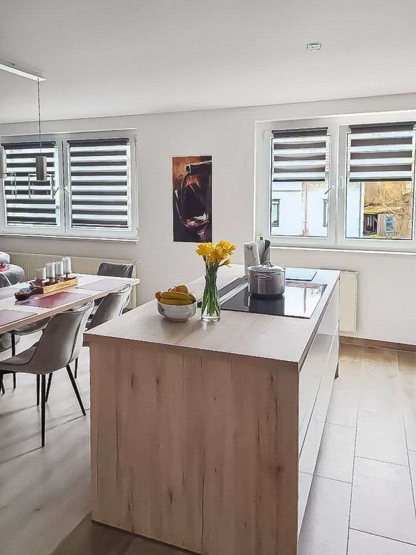 Immobilie in Eisfeld - Vollvermietetes Mehrfamilienhaus mit 4 Wohneinheiten und einer Gewerbeeinheit in Eisfeld - Bild 5