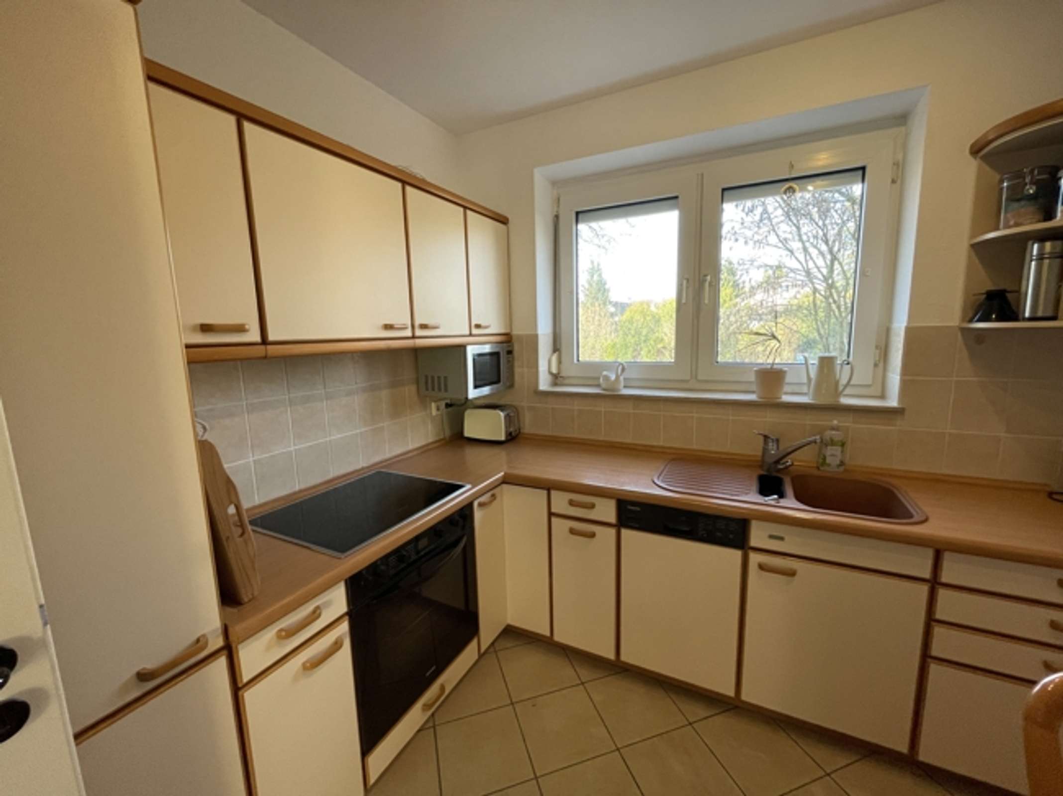 Sonnige 3-Zimmer-Eigentumswohnung mit Balkon und TG-Stellplatz in beliebter Lage von Geismar