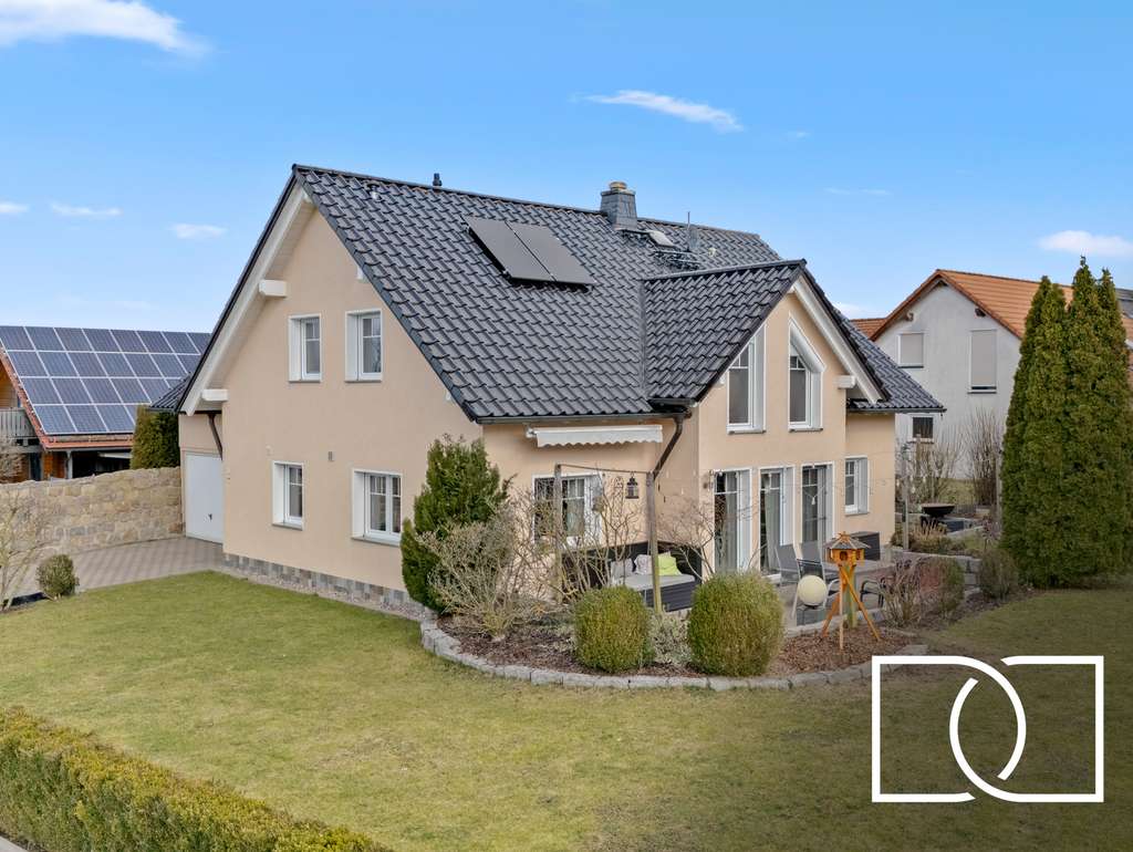 Immobilie in Küps - Familiäre Lage! Modernisiertes Einfamilienhaus mit traumhafter Terrasse und Garten - Bild 0