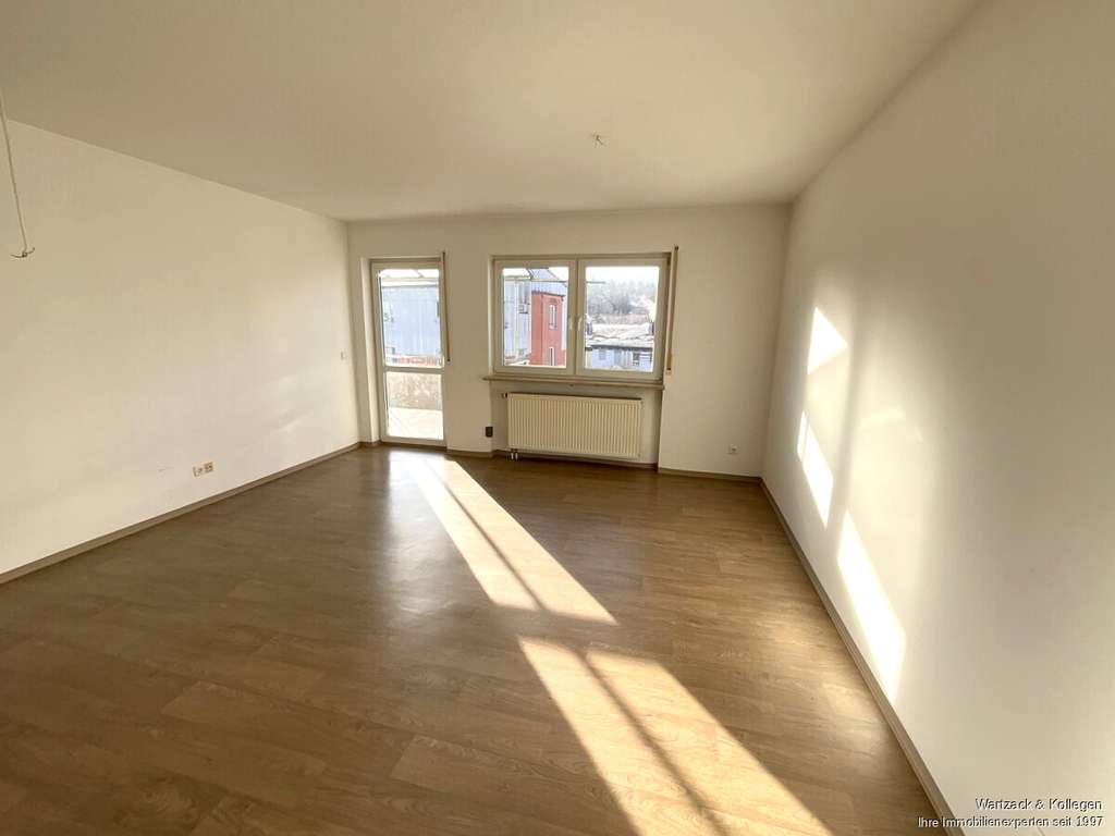 Immobilie in Roth - Gut gemacht! 
große 4-Zimmer-Wohnung 
mit Balkon in Roth - Bild 2