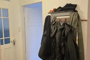 Schöne helle 2-Zimmer-Altbauwohnung im Herzen von Düsseldorf-Gerresheim – Benderstraße 37, 40625 Düsseldorf – Vorschaubild 3