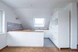 Lichtdurchflutet & Modernisiert: Großzügige 3,5-Zimmer-Dachgeschosswohnung mit Balkon – Die vollständige Adresse der Immobilie erhältst du vom Anbieter., 76189 Grünwinkel, Karlsruhe – Vorschaubild 3