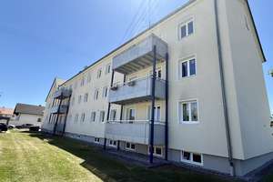 ***Attraktive 3-ZKB-Erdgeschosswohnung mit Balkon in Krumbach(Schwaben) - Provisionsfrei! – Gärtnerweg 9, 86381 Krumbach (Schwaben) – Vorschaubild 2