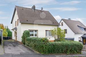 Einfamilienhaus in attraktiver Lage von Lindlar sucht neue Bewohner! – Die vollständige Adresse der Immobilie erhältst du vom Anbieter., 51789 Lindlar – Vorschaubild 1