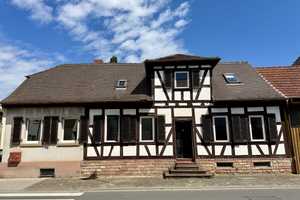 Historischer Charme trifft moderne Möglichkeiten
- Charmantes Altstadthaus mit zwei Wohneinheiten i – Darmstadt-Dieburg (Kreis) – Vorschaubild 1