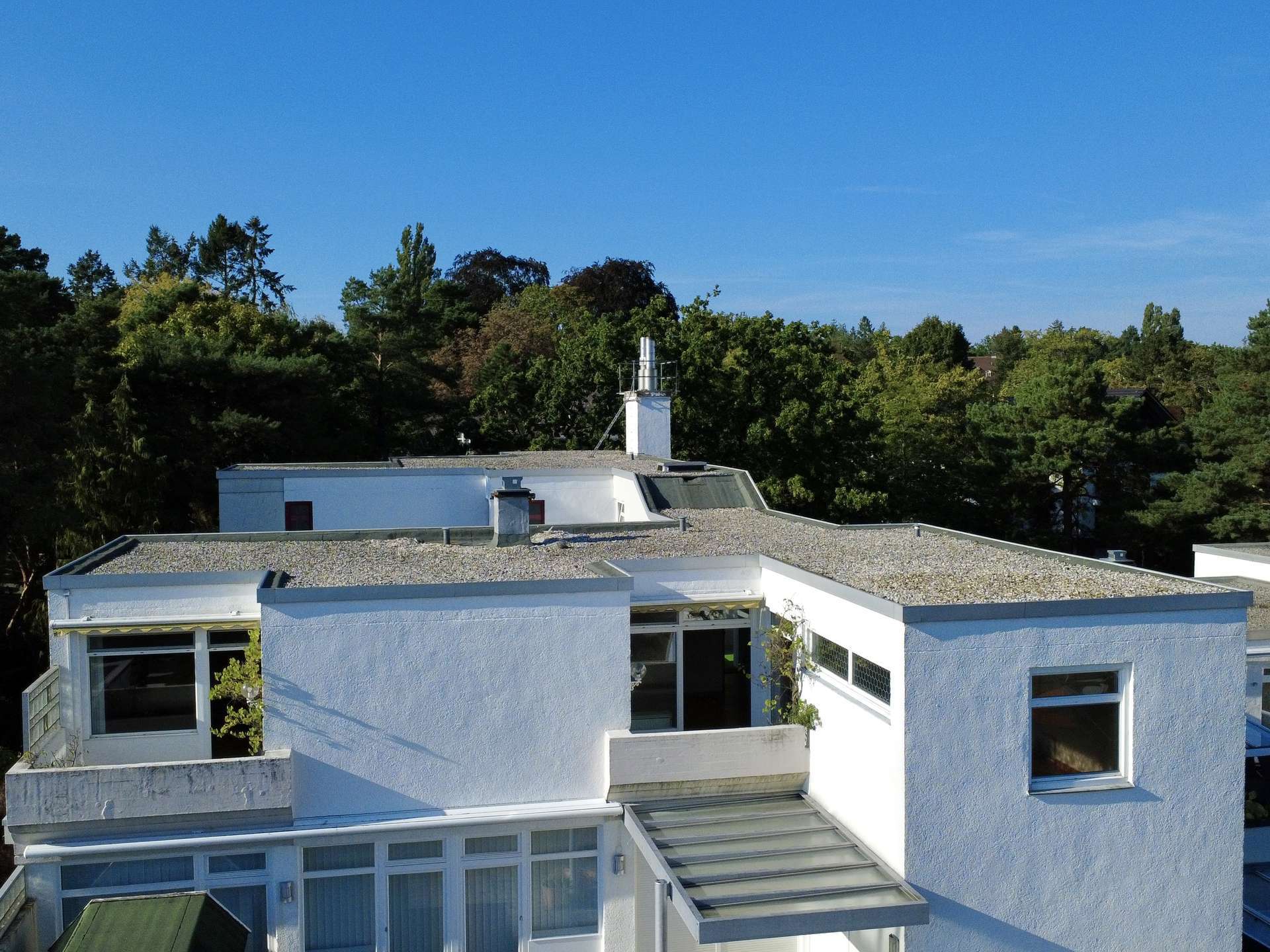 Helle 3,5-Zimmer-Endetage in Berlin-Westend mit zwei Schlafzimmern, zwei Balkonen, Garage und Keller, Berlin – Bild 3