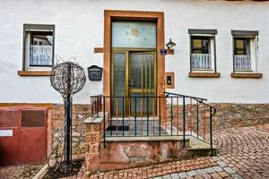 **Denkmalgeschütztes Stadthaus - vielseitig nutzbar - in attraktiver Innenstadtlage von Gelnhausen** – Die vollständige Adresse der Immobilie erhältst du vom Anbieter., 63571 Gelnhausen – Vorschaubild 2