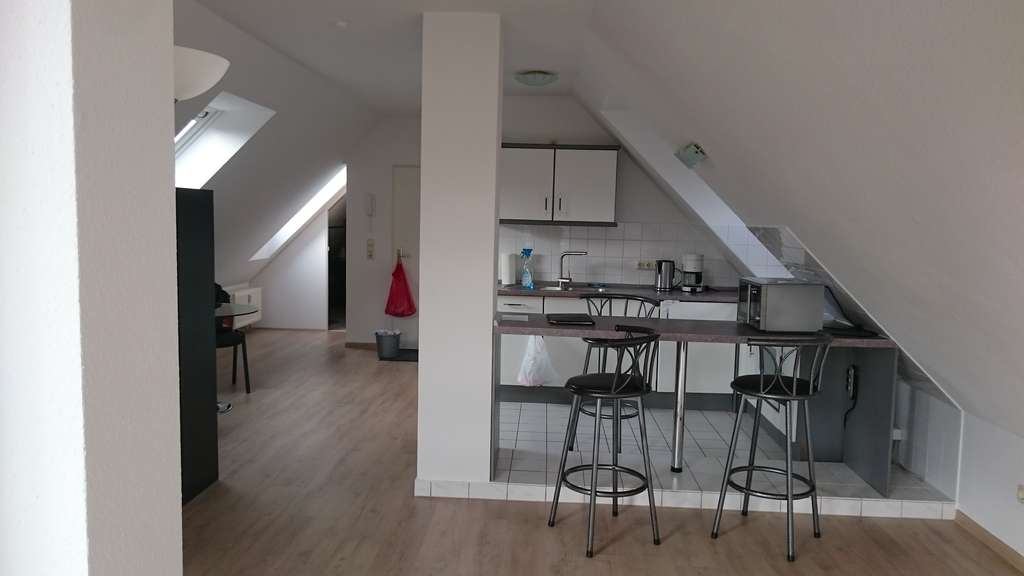 Immobilie in Bad Schwartau - Charmante 1,5-Zimmer Dachgeschosswohnung in Bad Schwartau, frisch saniert - Bild 4