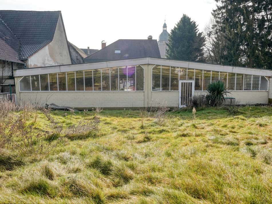 Garten hinter Halle
