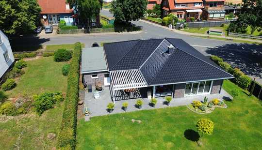 Bild von Smart-Home-Bungalow mit Wellnessgarten und Top-Ausstattung