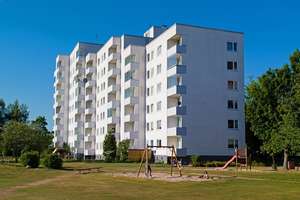 Familienfreundliche 3-Zimmer-Wohnung mit Aufzug im Haus – Dresdener Ring 47, 38444 Westhagen, Wolfsburg – Vorschaubild 1