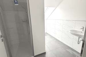 ERSTBEZUG NACH SANIERUNG! Schöne 2-Zimmer-Wohnung  in Bonn-Poppelsdorf!! Ruhelage! – Die vollständige Adresse der Immobilie erhältst du vom Anbieter., 53115 Poppelsdorf, Bonn – Vorschaubild 3