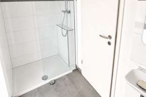 Schöne Maisonettewohnung mit Stellplatz, Gartenteil und je 2 Balkonen und Terrassen in Köln-Mülheim – Die vollständige Adresse der Immobilie erhältst du vom Anbieter., 51063 Mülheim (Ortsteil), Köln – Vorschaubild 20