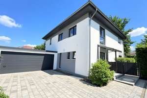 Kampa Traumhaus in Potsdam – 8 Zimmer, großer Garten, Garage, Fussbodenheizung & Energieeffizienz A+ – Die vollständige Adresse der Immobilie erhältst du vom Anbieter., 14476 Groß Glienicke, Potsdam – Vorschaubild 9