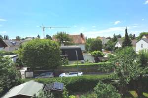 2-Zimmer DG-Wohnung mit Süd-West-Balkon und Blick ins Grüne