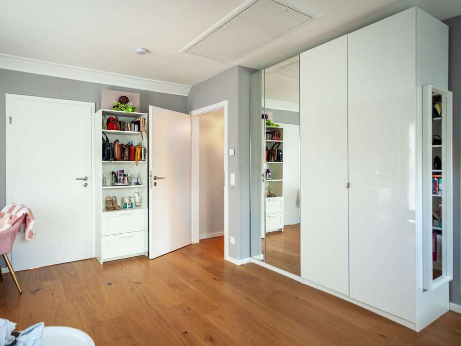 Studio,DG