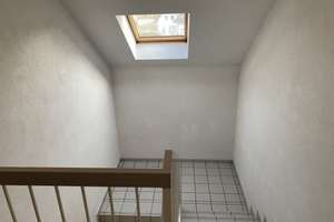 Sehr schöne 3 Zimmer Dachgeschoss Wohnung mit 2  PKW-Stellplätzen für Kapitalanleger o. Eigennutzer – Die vollständige Adresse der Immobilie erhältst du vom Anbieter., 68583 Guntersblum – Vorschaubild 5