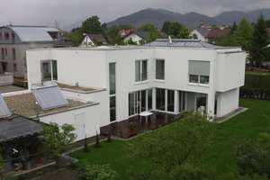 Architektenhaus im außergewöhnlichen Design in gehobener ruhiger, aber verkehrsgünstiger Lage – Die vollständige Adresse der Immobilie erhältst du vom Anbieter., 77815 Bühl – Vorschaubild 2