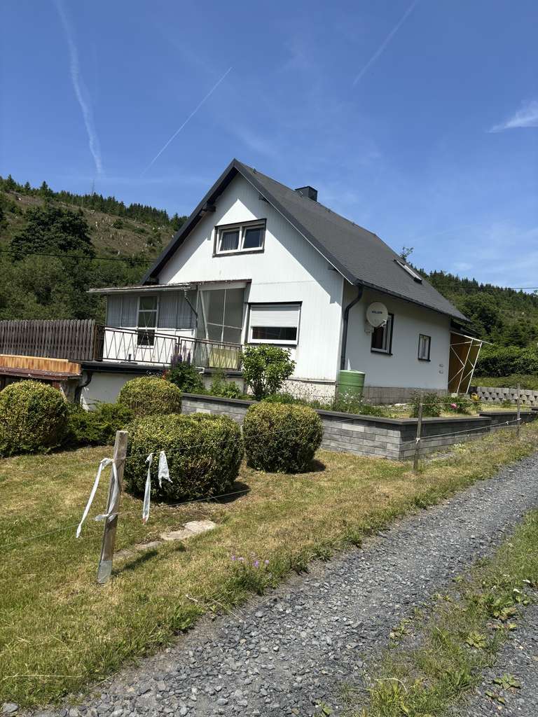 Immobilie in Sonneberg - Einfamilienhaus in ruhiger Lage - Bild 0