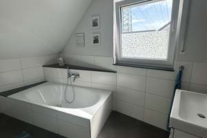 Freistehend & familienfreundlich! Neuwertiges Einfamilienhaus unweit des Rheins in Bornheim-Widdig! – Die vollständige Adresse der Immobilie erhältst du vom Anbieter., 53332 Bornheim – Vorschaubild 13