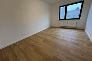 Erstbezug nach Kernsanierung: Charmante 2,5-Zimmer-Dachgeschosswohnung mit Wohlfühlfaktor