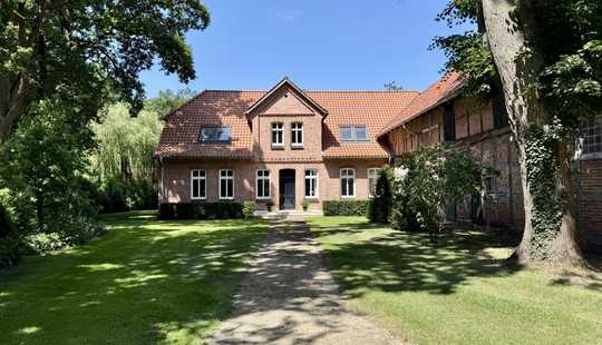 Bild von Großzügiges Anwesen mit historischem Bauernhaus und Nebengebäuden auf 30.000 m² (provisionsfrei)