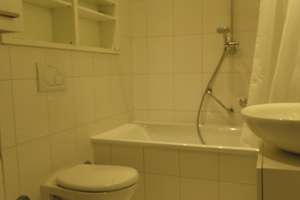 ruh, helle 2 Zimmer + gr. Wohnküche, BLK zum Innenhof, Lift – Tegernseer Platz 3, 81541 Obergiesing, München – Vorschaubild 4