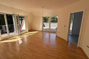 Über den Dächern: 3-Zimmer-Wohnung mit 30qm Dachterrasse