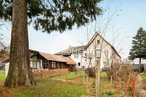 Gepflegtes Bauernhaus mit Charme & Potenzial: 2200 m² Grundstück, Scheune & Wohnmöglichkeiten – Die vollständige Adresse der Immobilie erhältst du vom Anbieter., 79879 Wutach – Vorschaubild 1