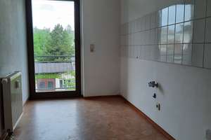 * 2 Monat kaltmietfrei * 2R-Wohnung mit großem Balkon und Wannenbad – Ludwig-Richter-Straße 13, 9131 Hilbersdorf, Chemnitz – Vorschaubild 1