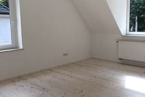 Freundliche, renovierte 4-Zimmer-Dachgeschosswohnung zur Miete in Wuppertal, ohne Balkon – Briller Straße 110, 42105 Elberfeld West, Wuppertal – Vorschaubild 9