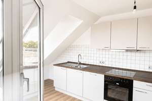 Lichtdurchflutete 3-Zimmer-Dachgeschosswohnung mit zwei Balkonen in Saarbrücken – Koßmannstraße 42, 42a, 66119 Sankt Arnual, Saarbrücken – Vorschaubild 3