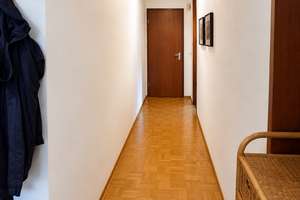 Charmante 2,5‑Zimmer‑Wohnung in Halbhöhenlage mit Aussicht & Garage – Die vollständige Adresse der Immobilie erhältst du vom Anbieter., 70199 Weinsteige, Stuttgart – Vorschaubild 4