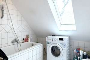 Gemütliche Dachgeschosswohnung in herrlich ruhiger und grünen Umgebung – Die vollständige Adresse der Immobilie erhältst du vom Anbieter., 40591 Wersten, Düsseldorf – Vorschaubild 11