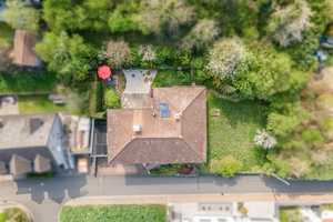 Elegantes Einfamilienhaus mit Einliegerwohnung in begehrter u. naturnaher Wohnlage von Erlabrunn – Würzburg (Kreis) – Vorschaubild 2
