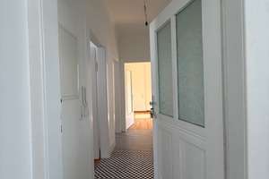3 Zimmer+Balkon, Wunderschöner Altbau, saniert