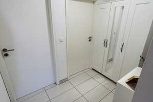 Möbliertes, neuwertiges und schönes 5,5-Raum-Haus mit gehobener Innenausstattung und EBK in Obersulm – Heilbronn (Kreis) – Vorschaubild 4